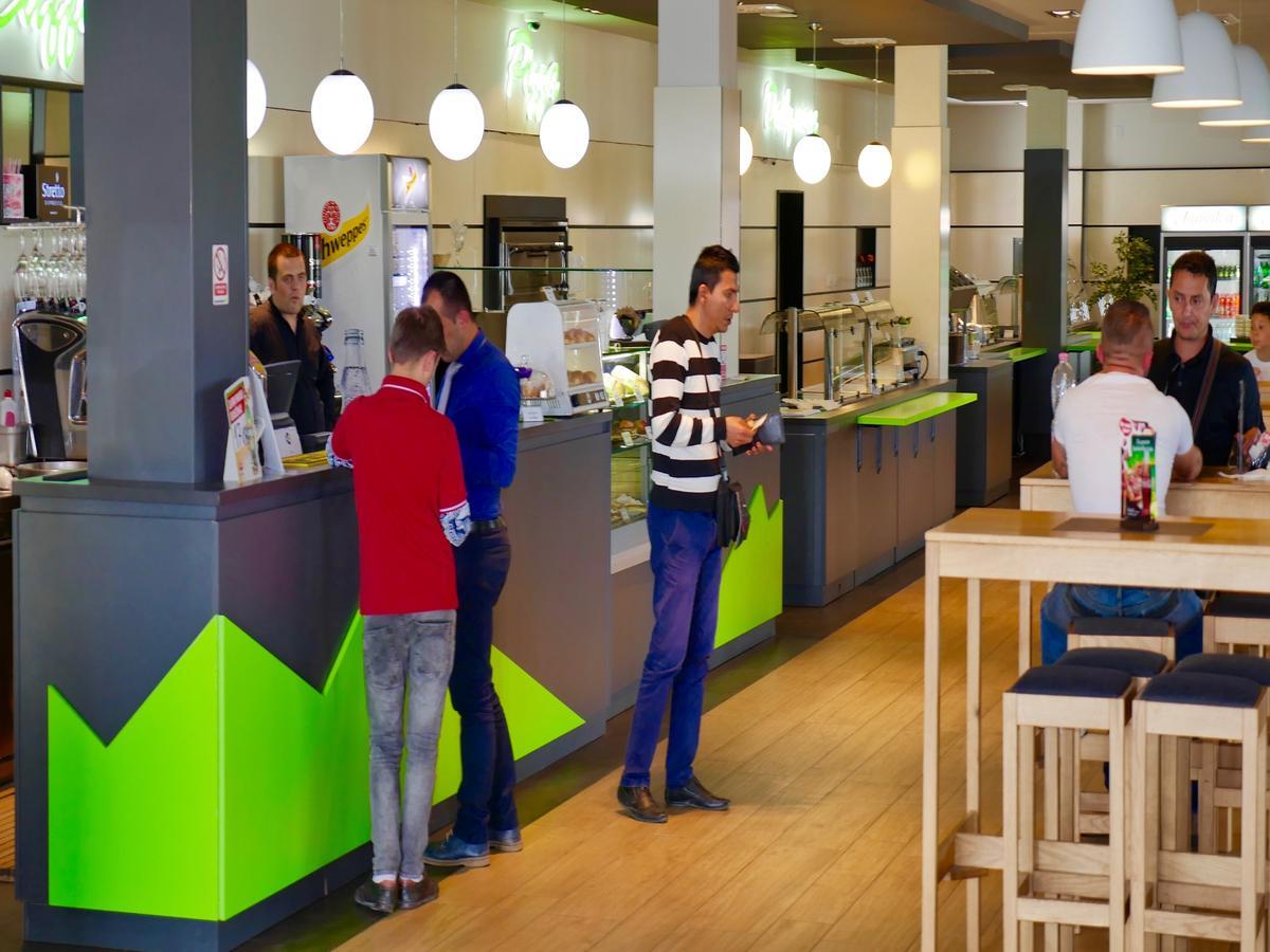 Hotel Lika Jug Brinje Eksteriør bilde