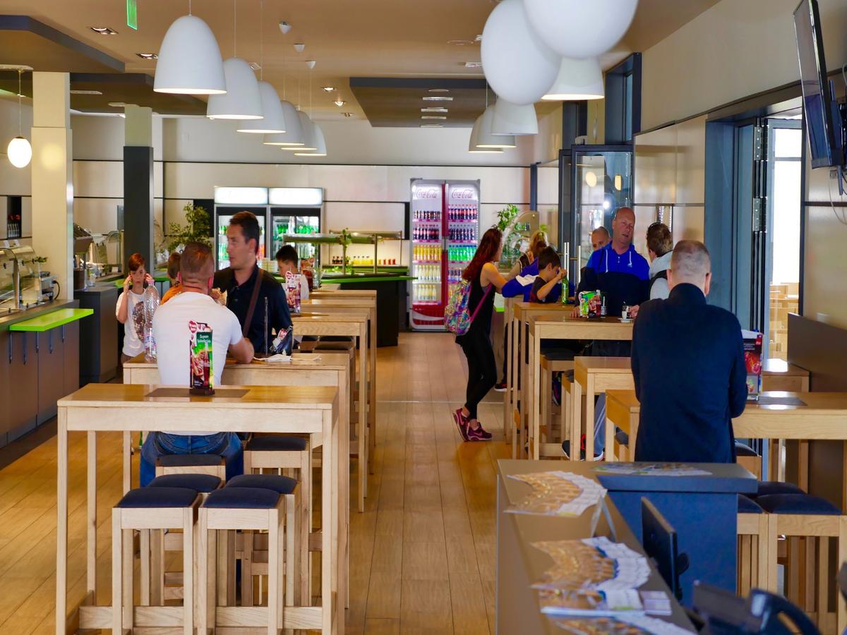 Hotel Lika Jug Brinje Eksteriør bilde